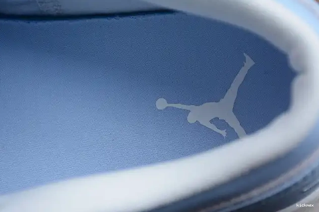 Cheap Jordan Blue (W) DC0774-050 1 Low University 0607
